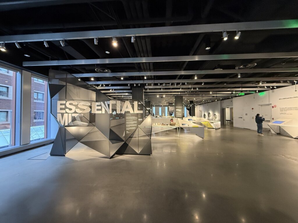 MIT博物館の「Essential MIT」の展示エリア