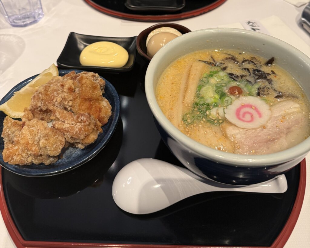 山頭火で食べたラーメンと唐揚げ