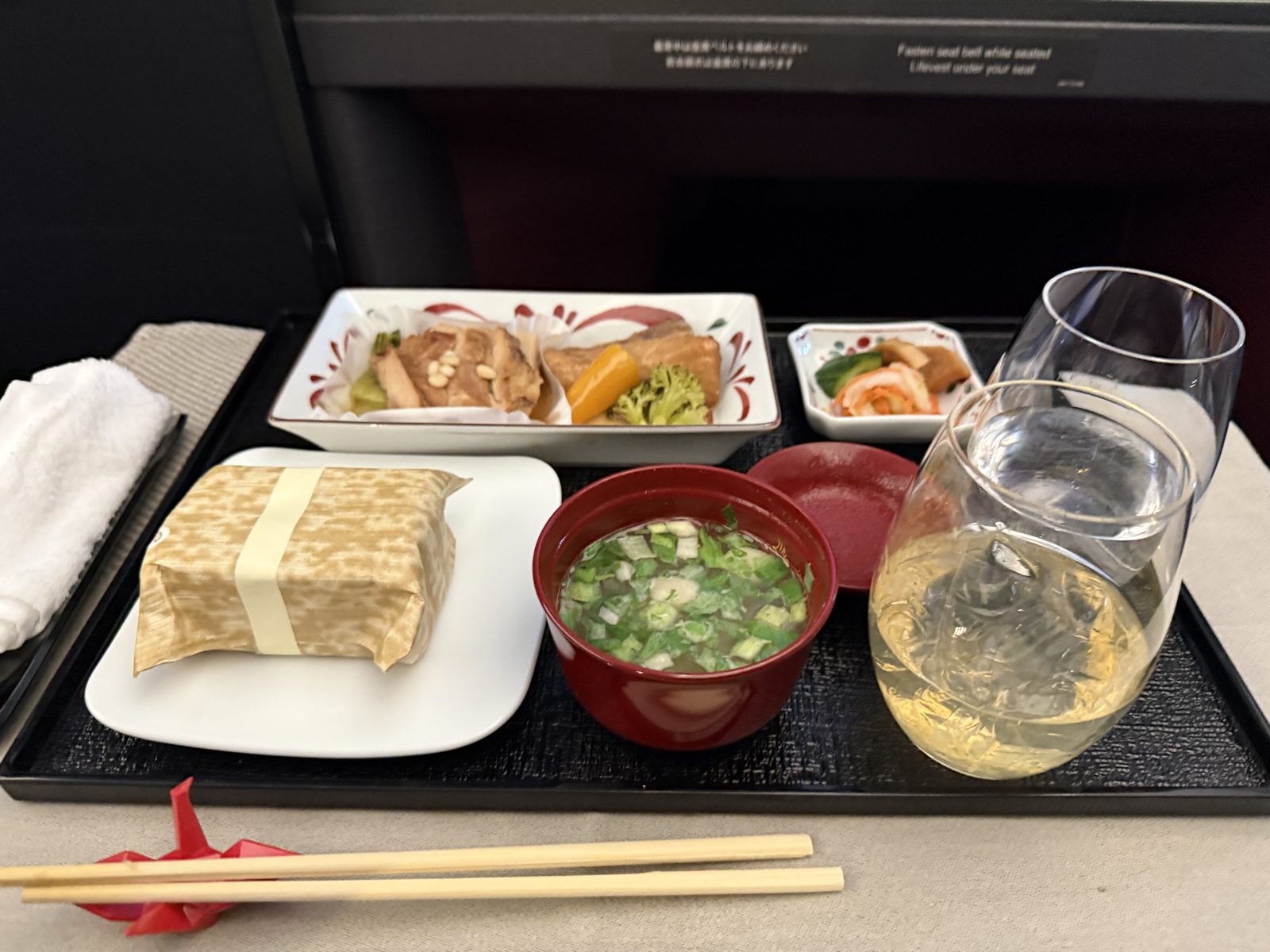 JL5(ニューヨーク→羽田)のビジネスクラスで出た和食の機内食